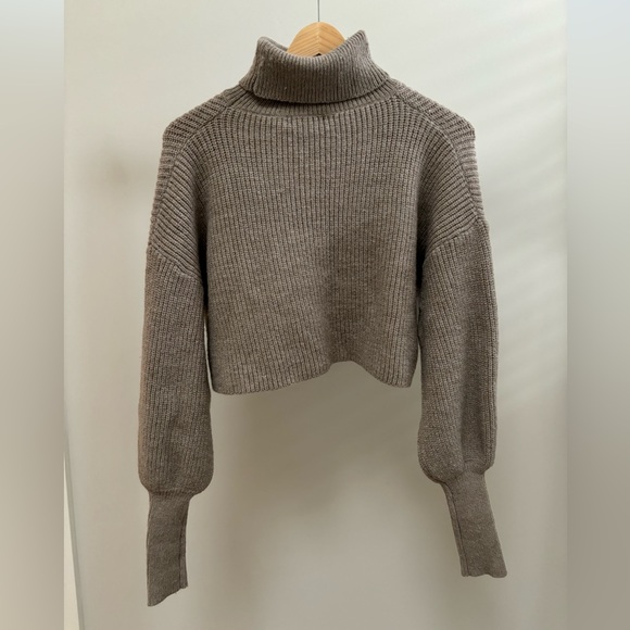 SHEIN Knit Cropped Turtleneck - Picture 1 of 4